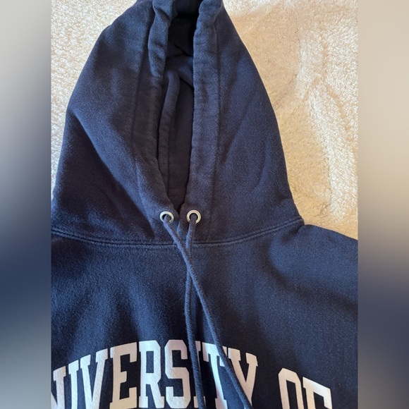 University of New Hampshire Sweatshirt - Picture 3 of 8
